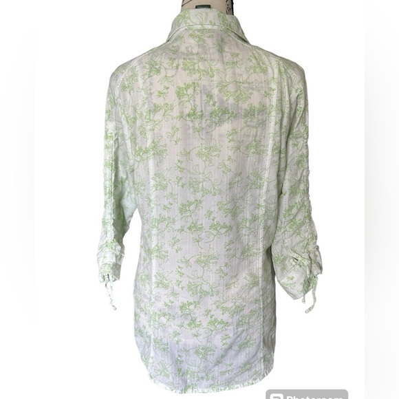 5/$25 Woolrich women’s 100% cotton button up blouse  size small - Picture 2 of 11